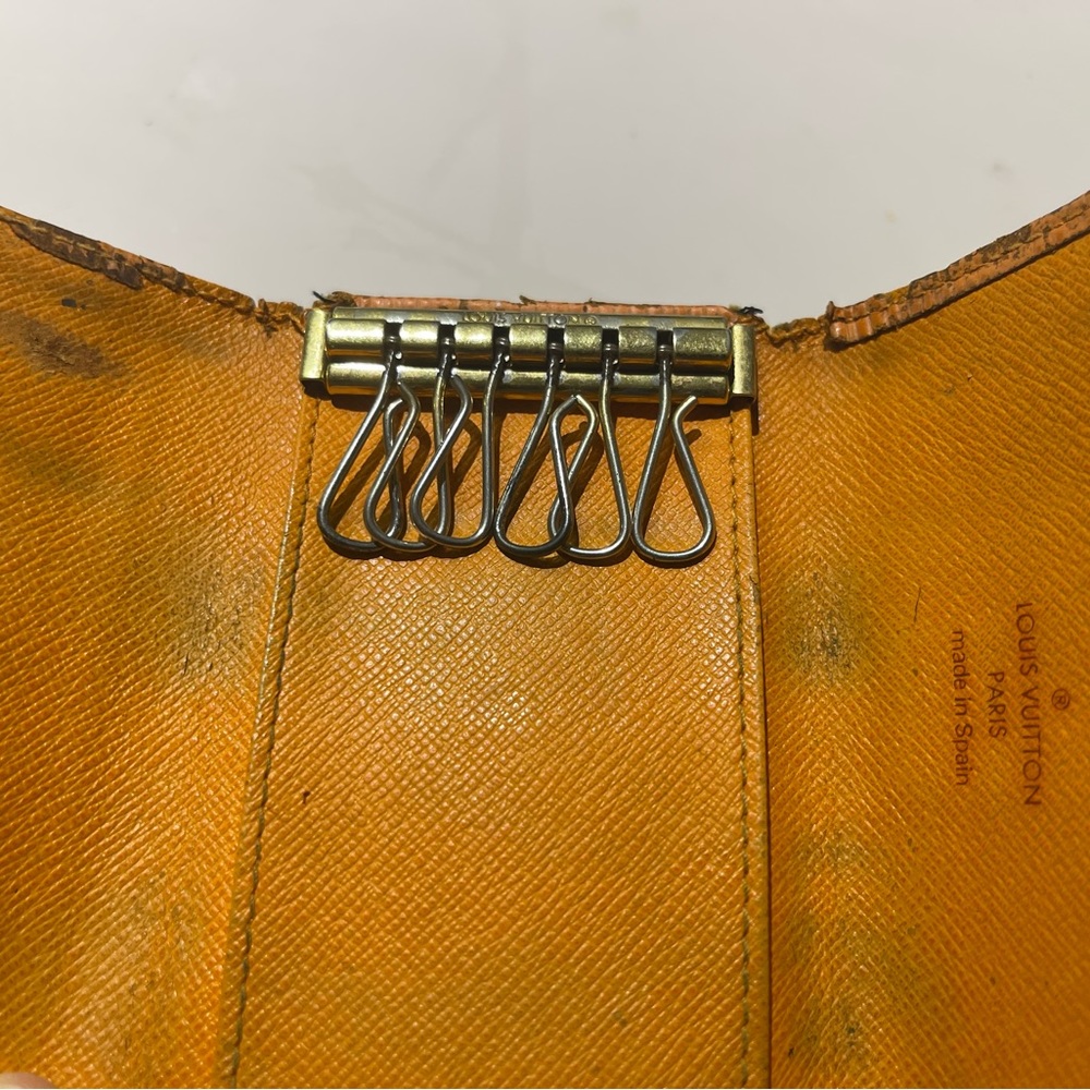 LV EPI KEYHOLDER